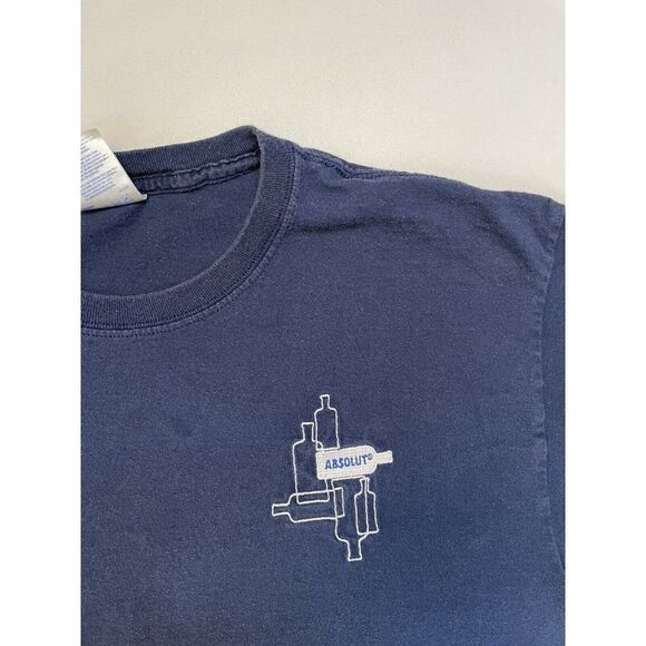 VINTAGE Absolut Vodka Embroidered Logo T-shirt Men Large Blue Promo Short Sleeve - Picture 2 of 6